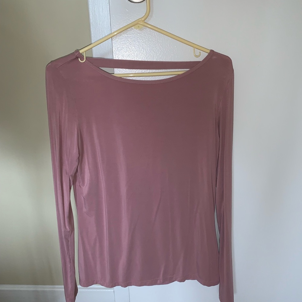 Alphalete mauve open back long sleeve top